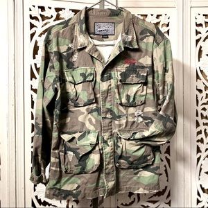 BROOKLYN CLOTH Distressed Camo Jacket
